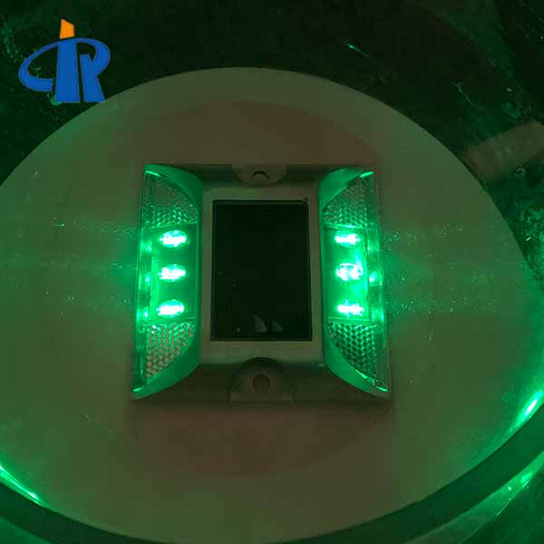 <h3>Horseshoe solar road stud for walkway</h3>
